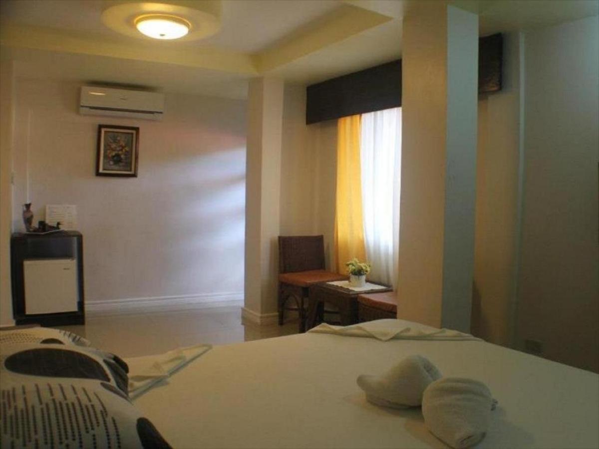 Oyo 621 De Loro Inn Puerto Princesa Eksteriør billede