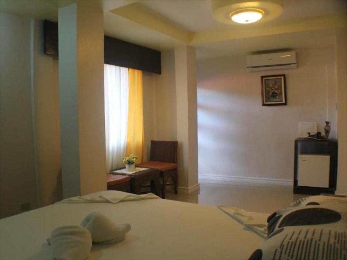 Oyo 621 De Loro Inn Puerto Princesa Eksteriør billede